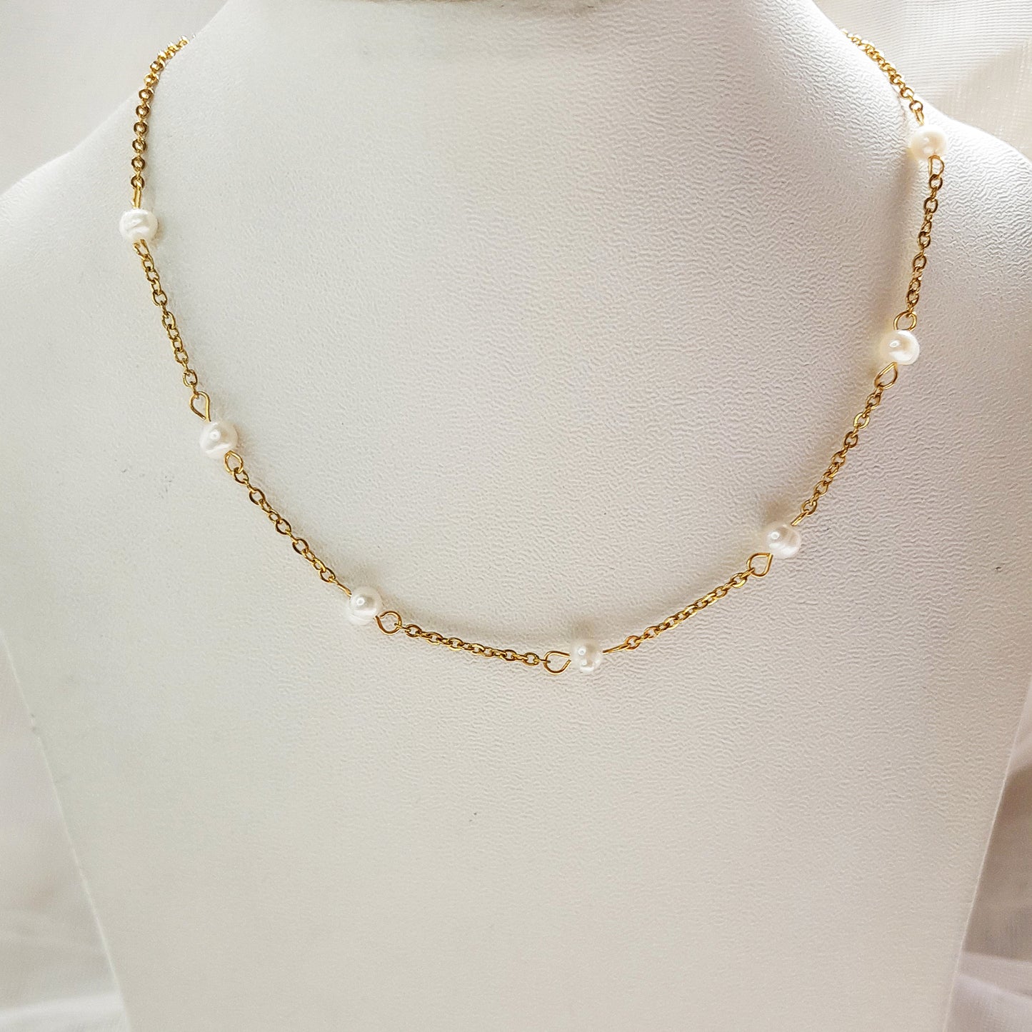 Dainty Pearl Choker Necklace Gold: Timeless Elegance for Every Occasion
