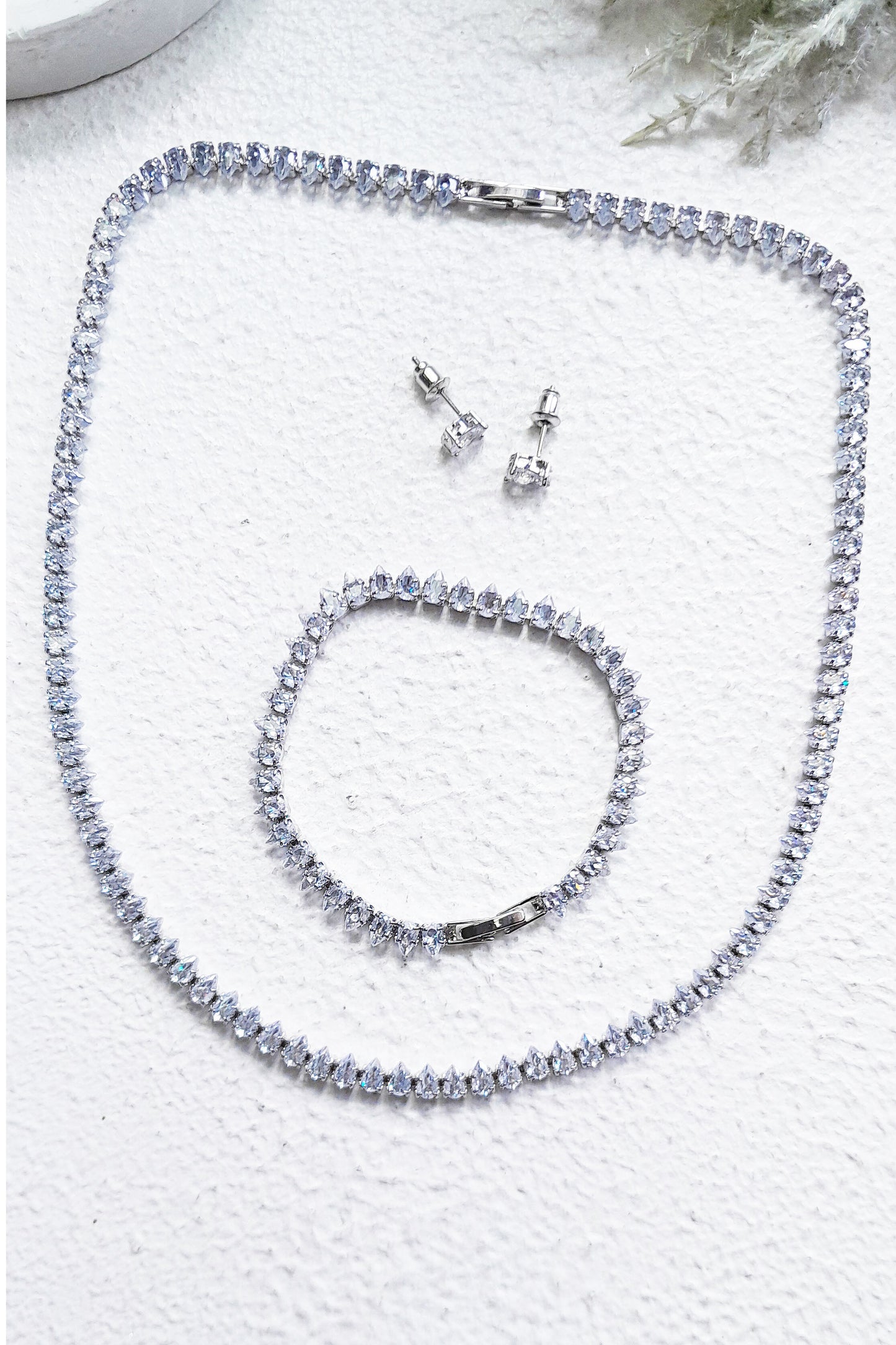 Dainty Silver Collar Jewelry Set
