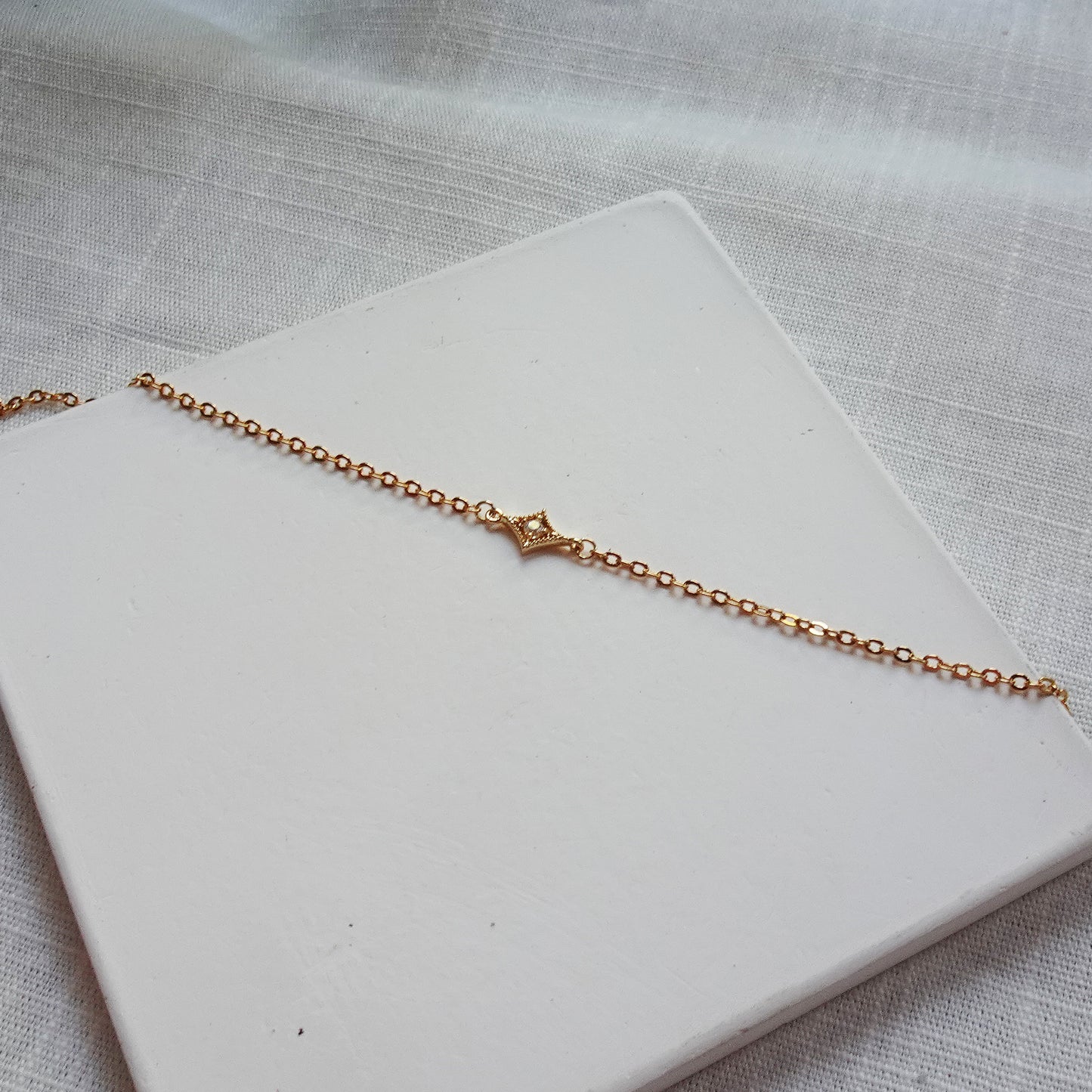 Minimal backdrop necklace, Y chain, back jewelry