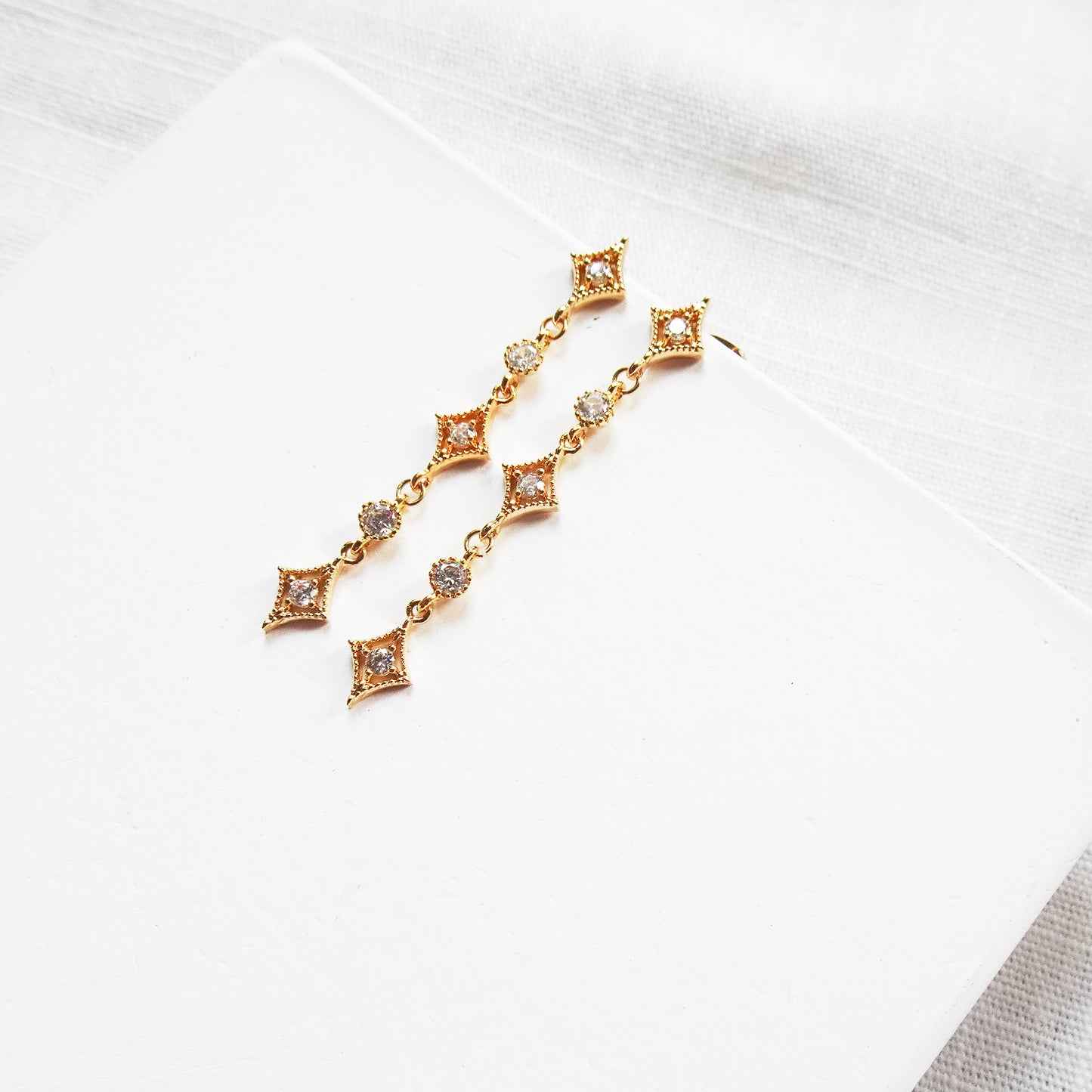 Minimal backdrop necklace, Y chain, back jewelry