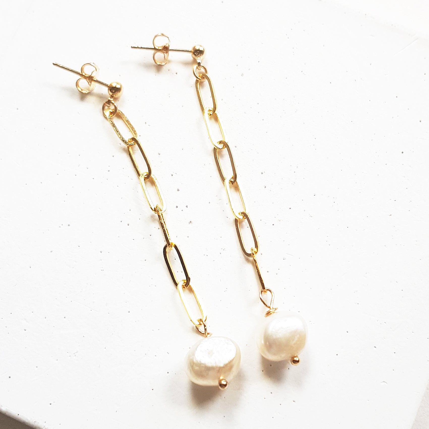 Long baroque pearl drop earrings gold with link chain