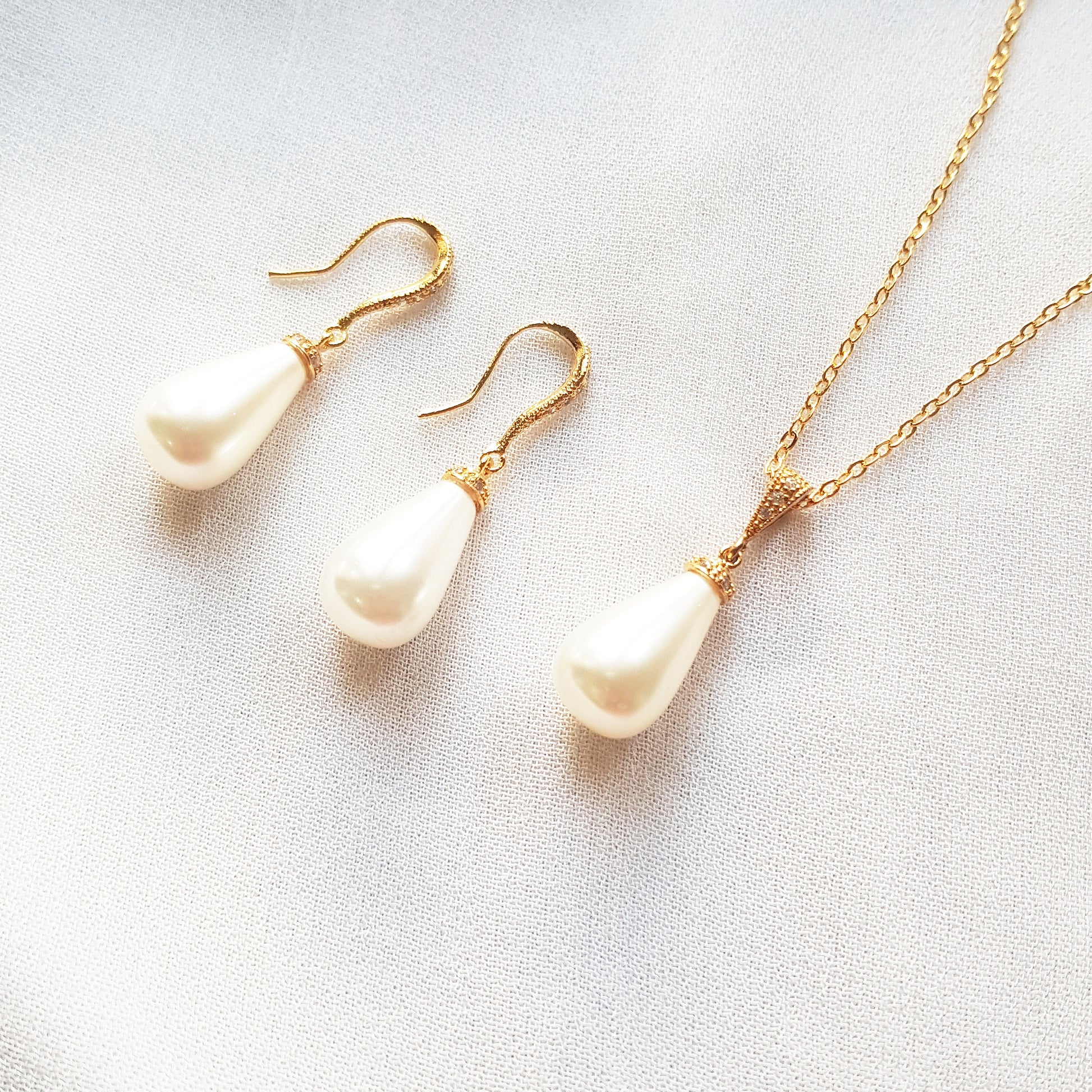 Pearl teardrop earrings gold , silver, rose gold