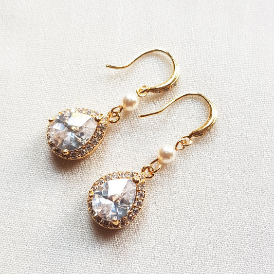 Pearl and crystal necklace and earring set, bridal jewelry set
