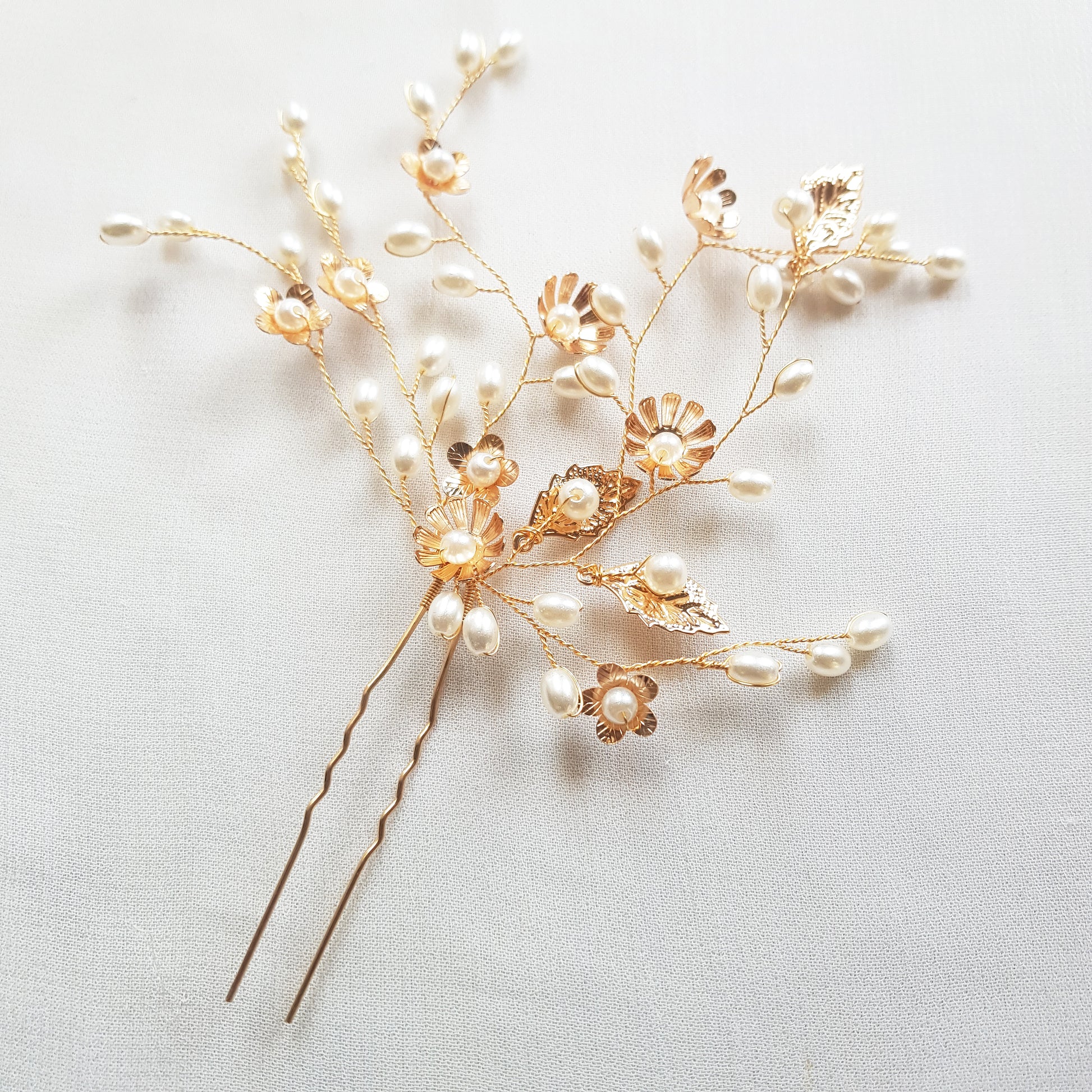 Pearl bridal hair vine and floral hair pins, statement bridal hair accessory