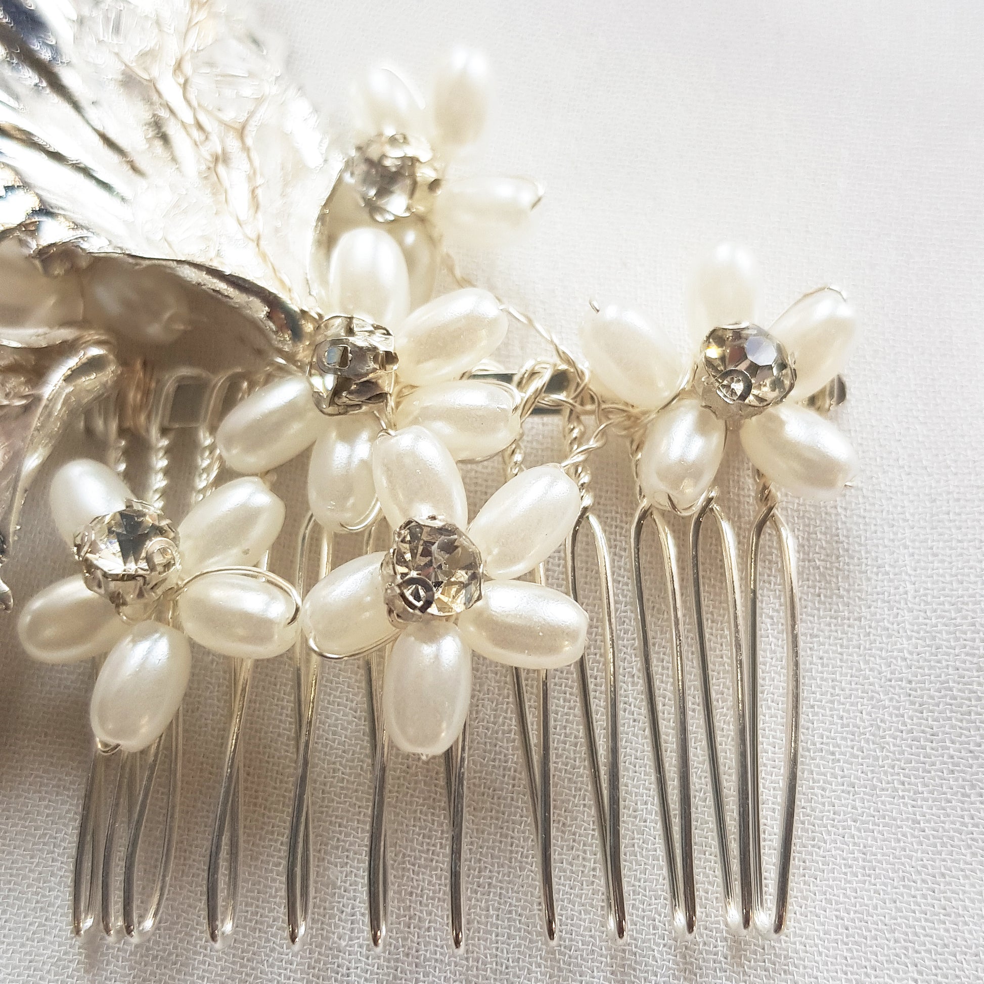 Leaf and pearl bridal hair comb, floral pearl hair accessories