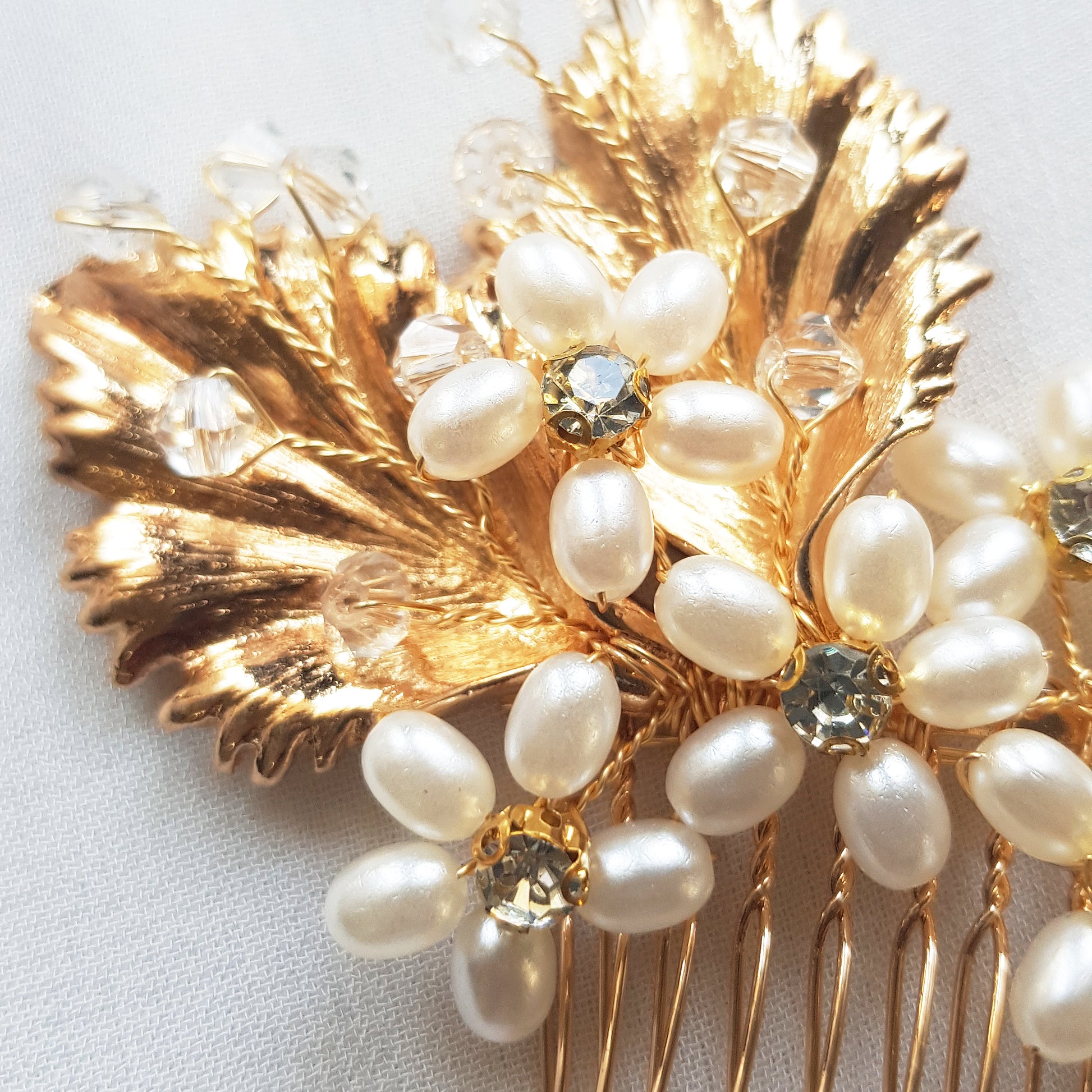 Leaf and pearl bridal hair comb, floral pearl hair accessories