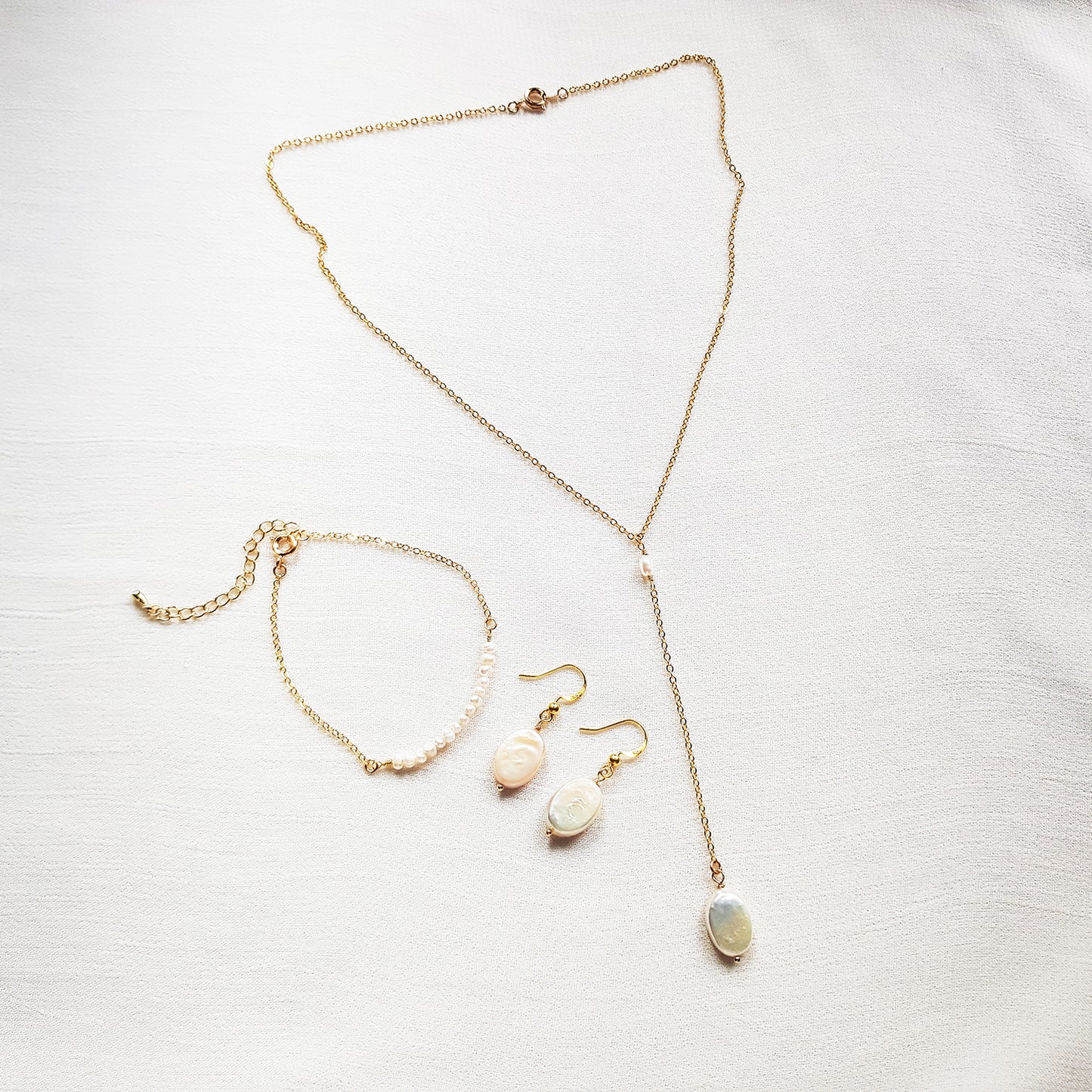 Oval pearl y necklace, baroque pearl lariat necklace