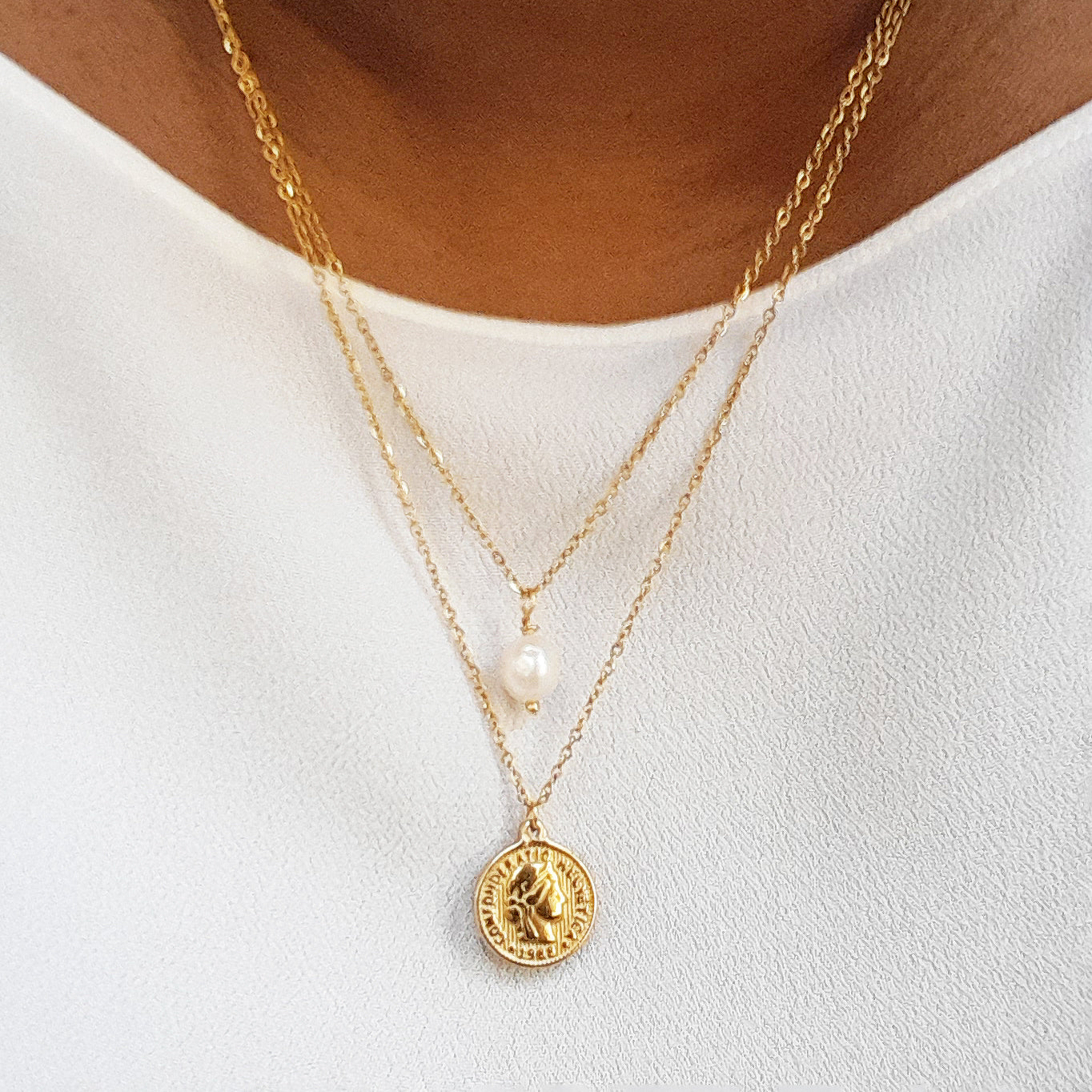 Dainty coin necklace gold