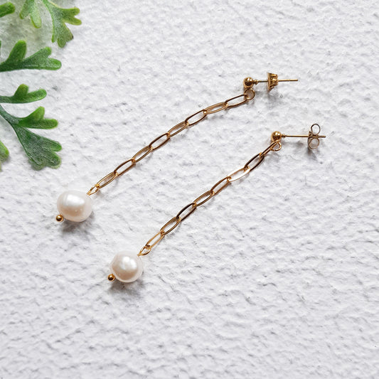 Long baroque pearl drop earrings gold with link chain