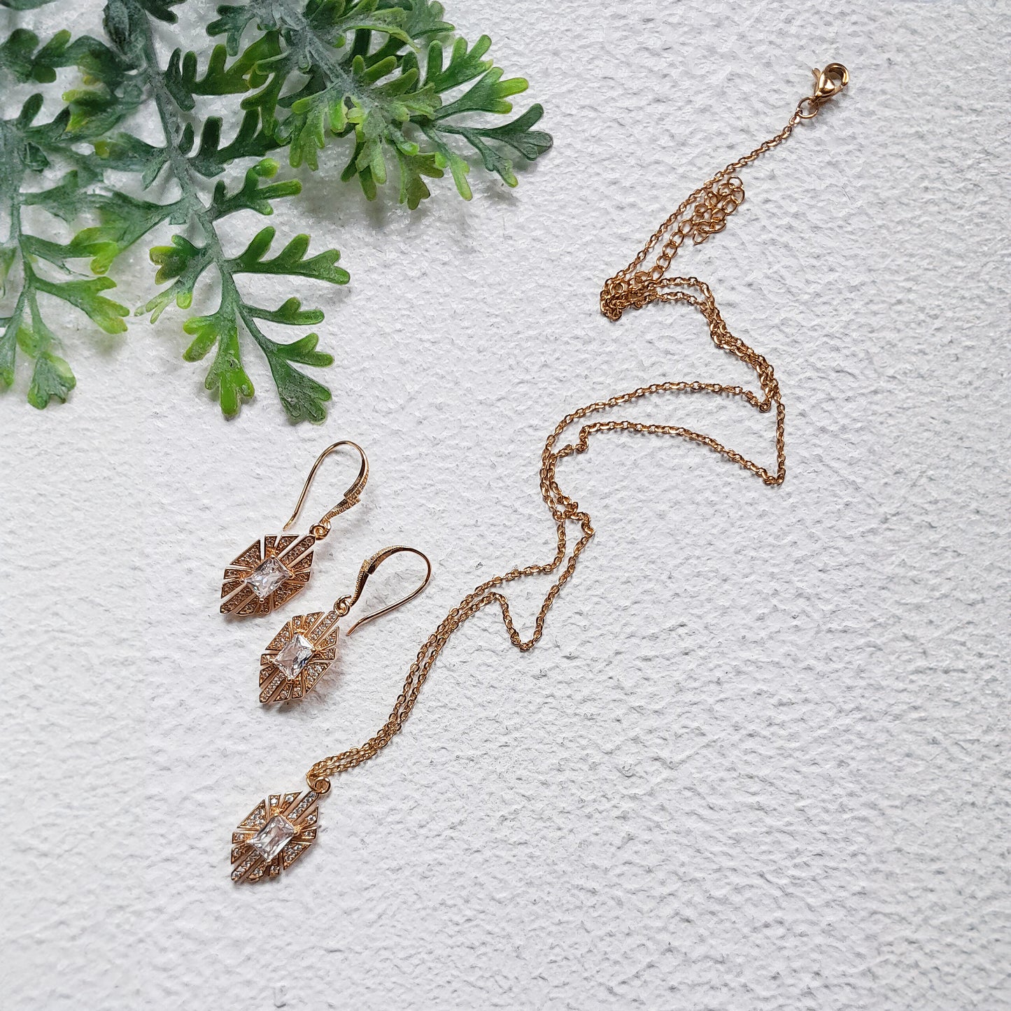 Dazzle in Deco: 1920s Inspired Gold Art Deco Earrings & Necklace Set