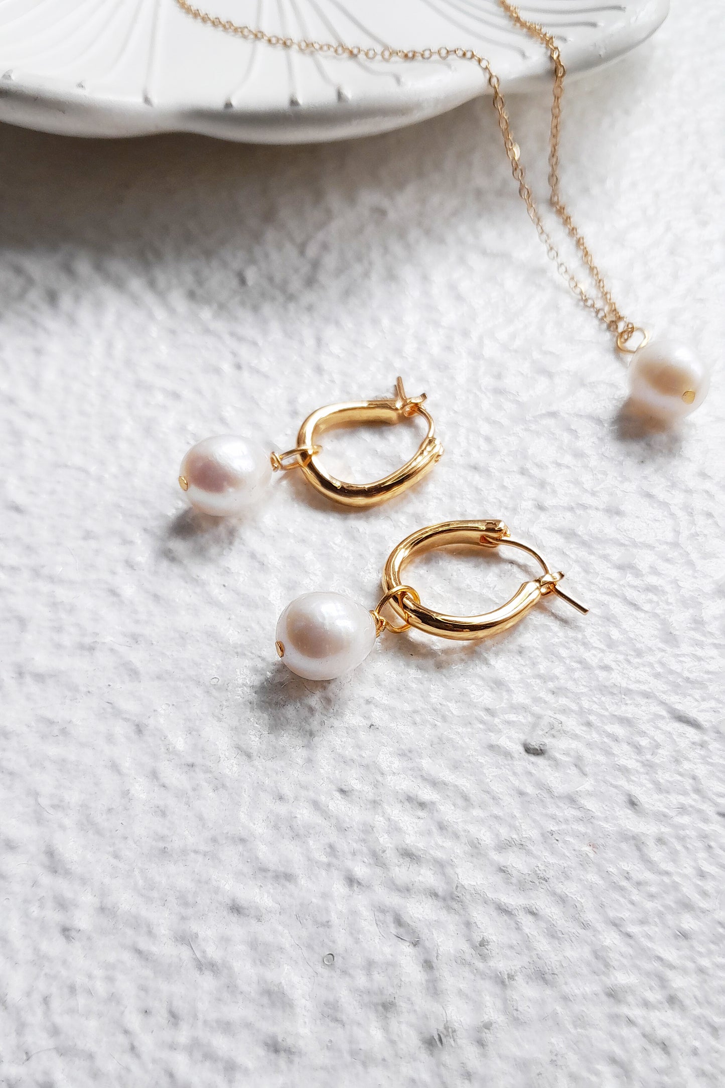 Small Pearl Hoop Earrings - Elegant Wave Design, 18k Gold Plated