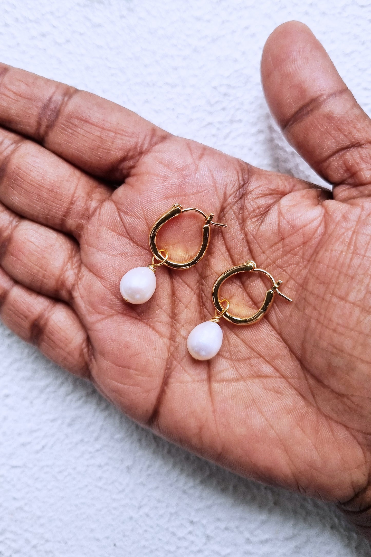 Small Pearl Hoop Earrings - Elegant Wave Design, 18k Gold Plated