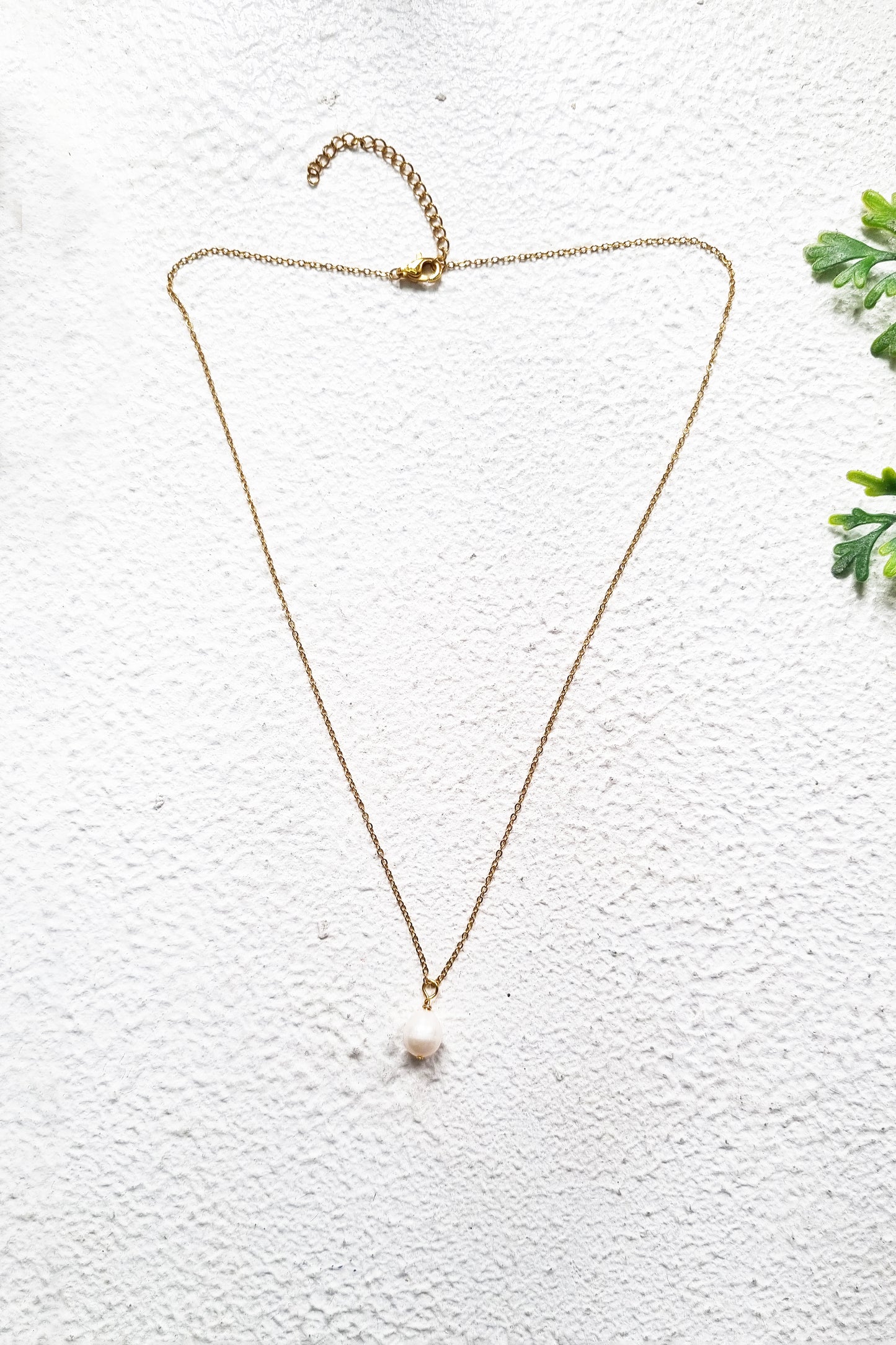 Small Pearl Hoop Earrings - Elegant Wave Design, 18k Gold Plated