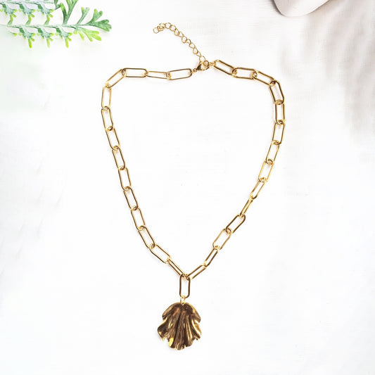 Sculptural Gold Paperclip Chain Necklace