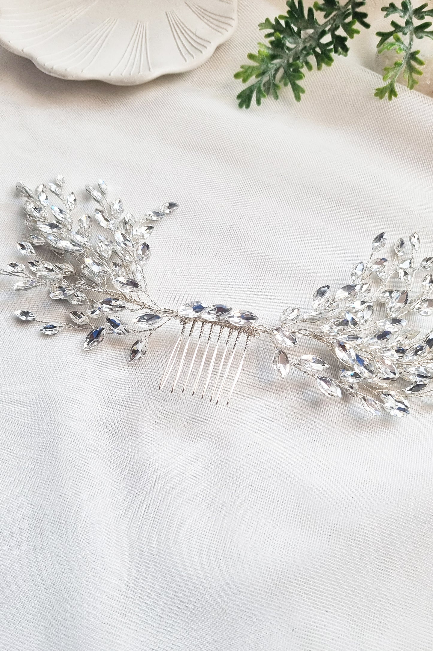 Sparkling Crystal Leaf Hair Comb – Silver