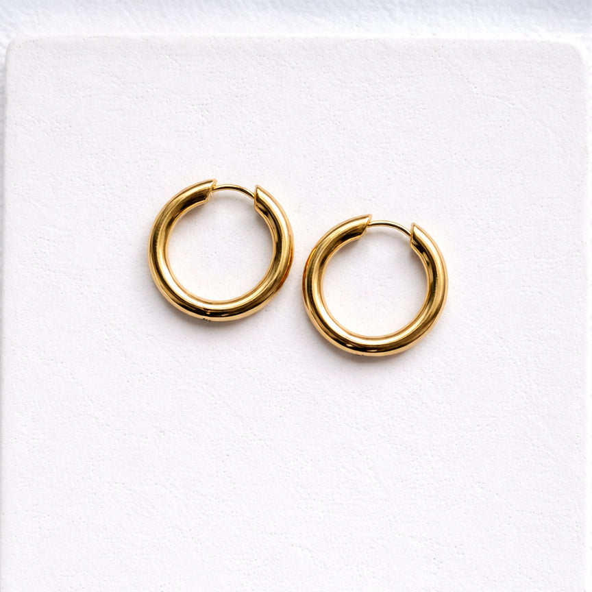 Bold Graduated Gold Hoop Earrings | Tarnish-Free 18k Gold