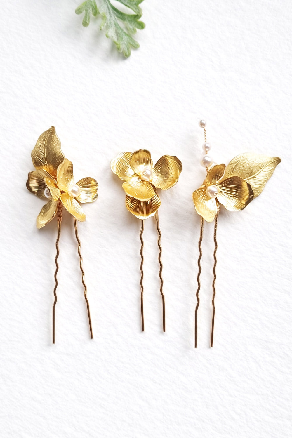 Botanical Gold Flower Bridal Pins | Floral Wedding Accessories