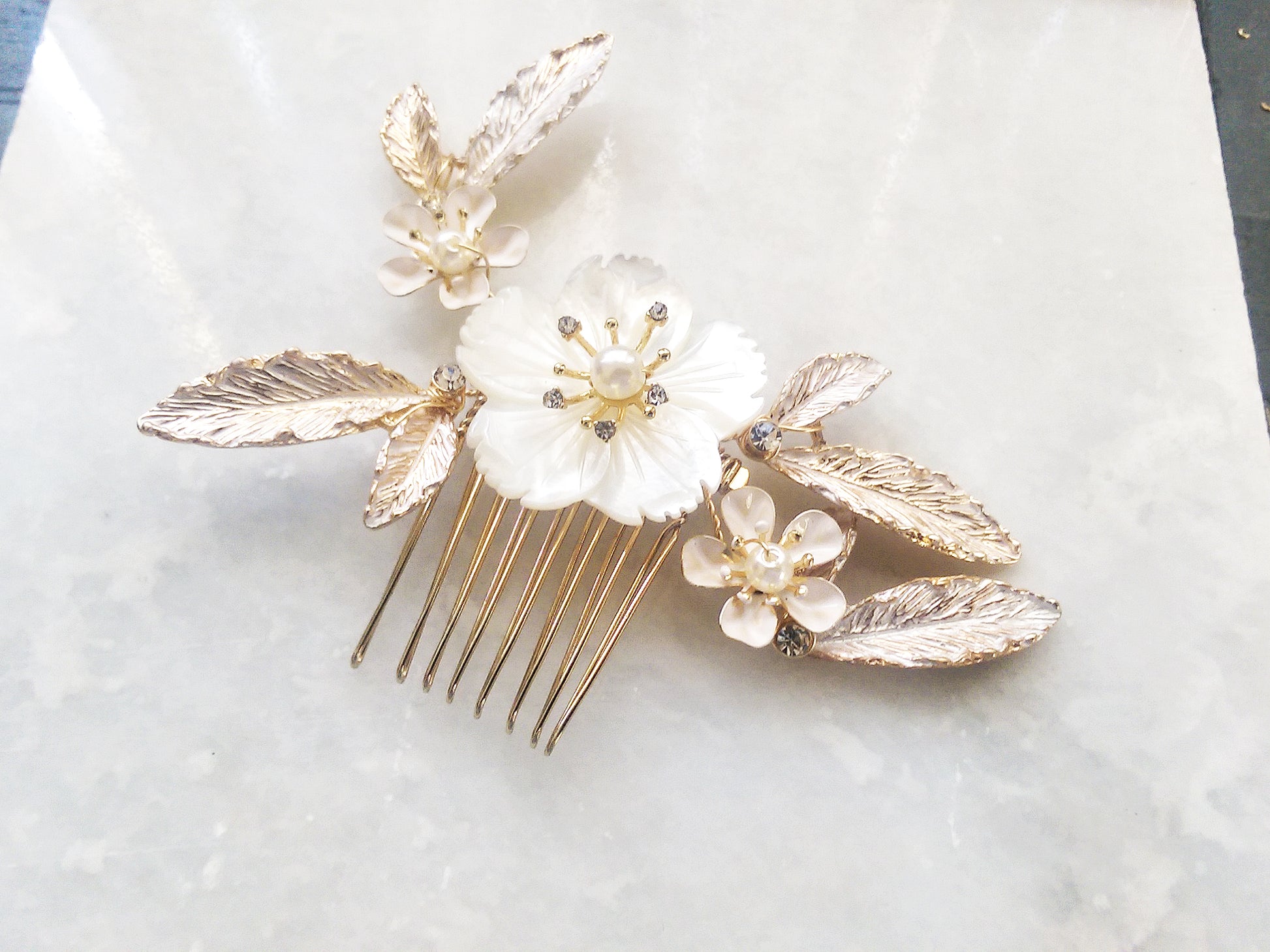 Vintage style heirloom mother of pearl hair comb